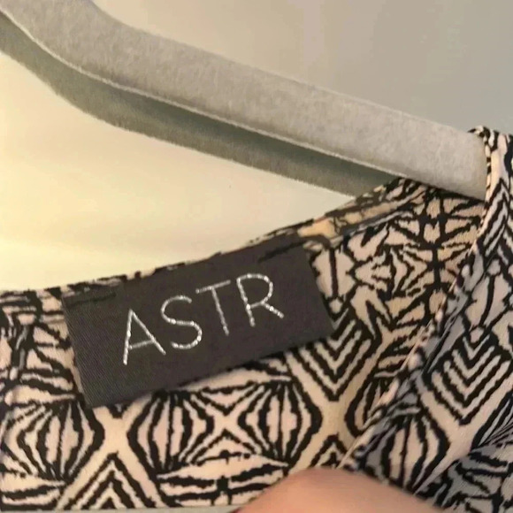 ASTR BLOUSE XS - Picture 2 of 5